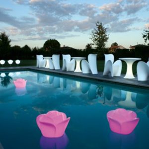 Location lampe à poser ROSE waterproof IP 68 Stock Light loue lumière extérieur piscine luminaire événementiel Toulouse et partout en France