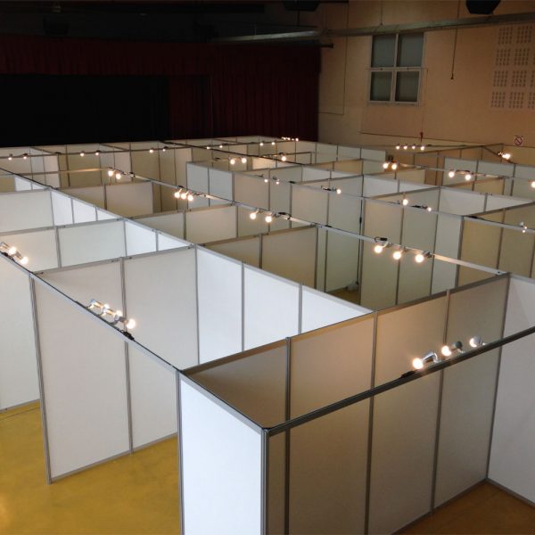 Location cloison pour stand aménagement d'espace foire salon exposition événementiel Stock Light loue à Toulouse et France Devis sur-mesure